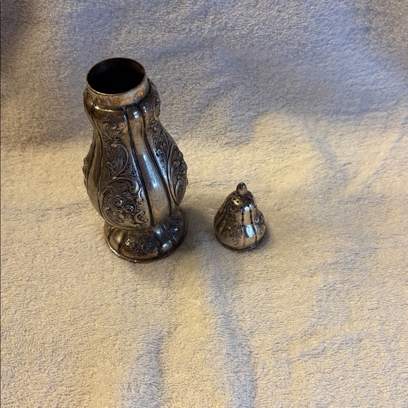 Sterling silver sugar shaker - Picture 2 of 3